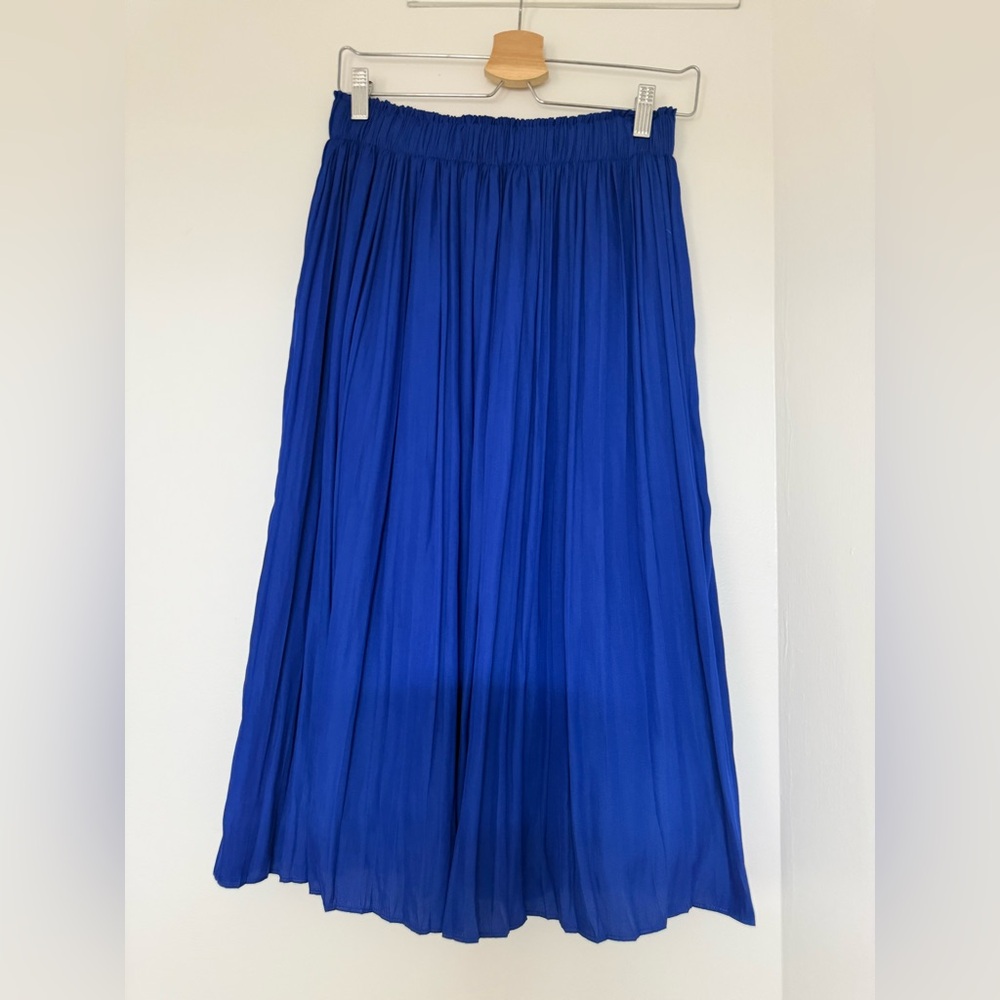 GAP Blue Pleated Midi Skirt Size XS Elastic Waist Lightweight